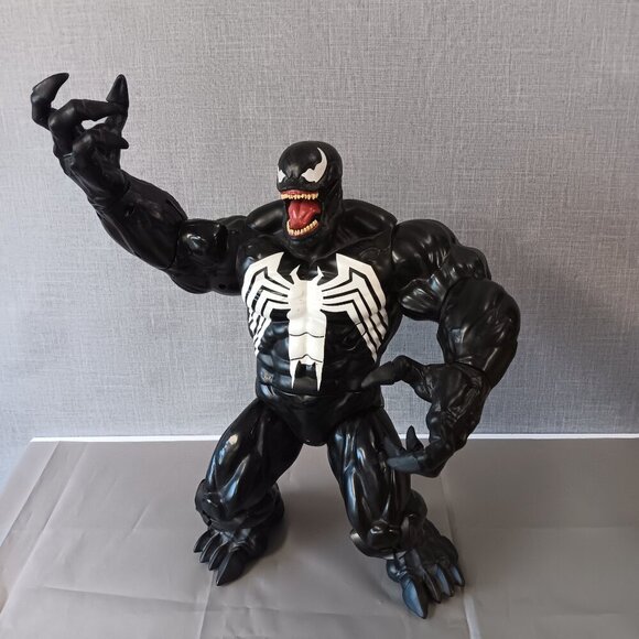 Marvel Venom 14" TALKING Big Action Figure Spider-Man Disney Store Exclusive Toy - Picture 1 of 9